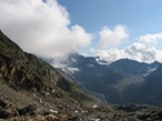 La vista sul vallone sottostante da percorrere in discesa dalla Forca d'Entova