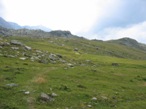 Le ampie praterie che conducono al Rifugio Cristina