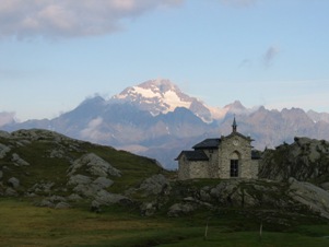 La vista sul Monte Disgrazia dal Rifugio Cristina