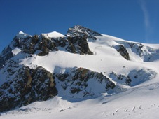 La zona del Piccolo Cervino vista dal colle del Teudolo. Ve lo immaginate un albergo lass?? io faccio fatica a crederci