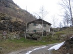 La casetta degli Alpini a ormai poca distanza dalla Bocca di Biandino